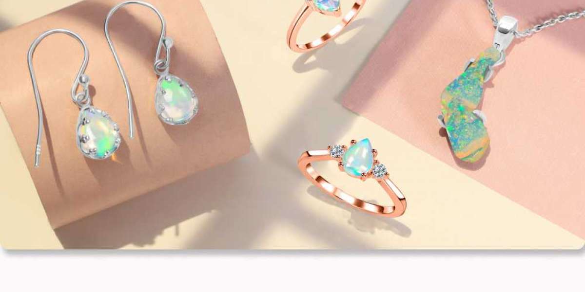 Opal jewelry keeps your beauty as Queen