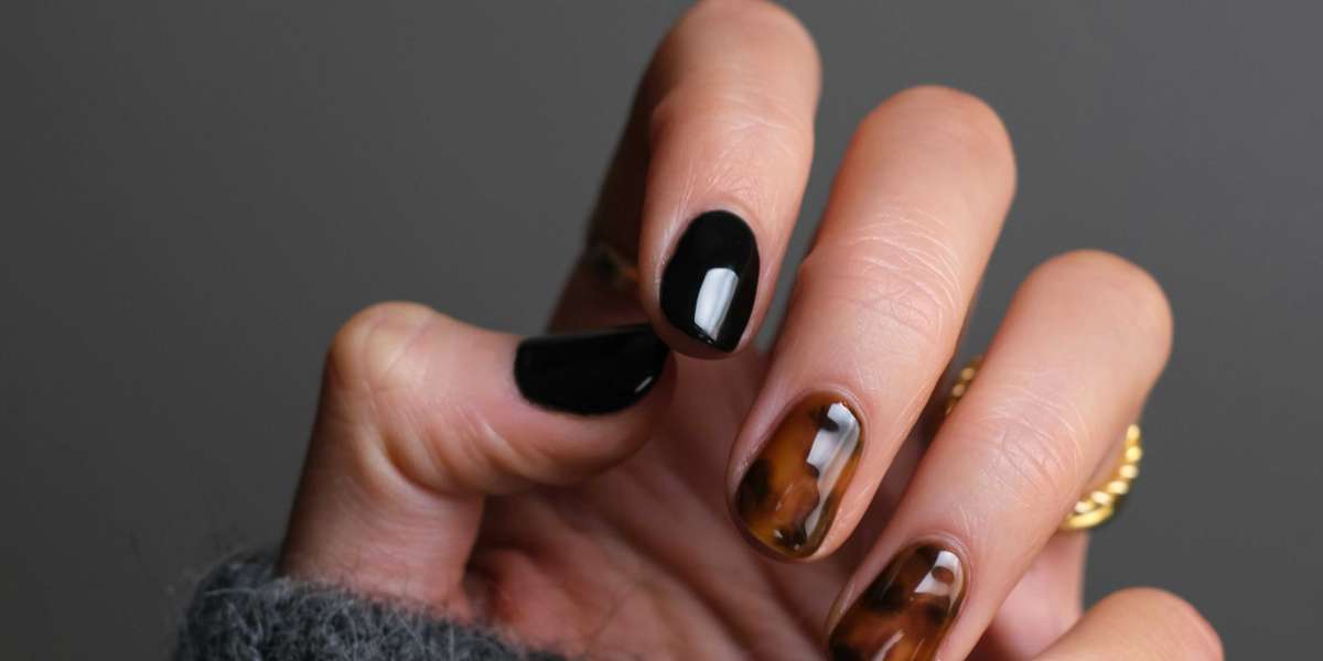 Mastering the Matte: A Guide to Matte Nail Polish Sets